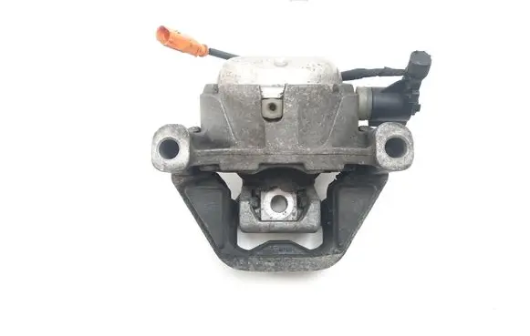 Audi A6 C7 Engine mount bracket