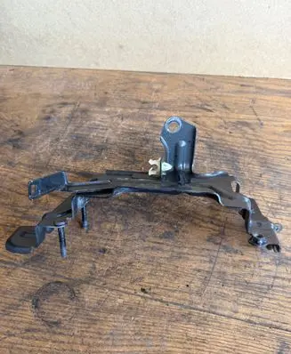Honda CR-V Battery bracket 