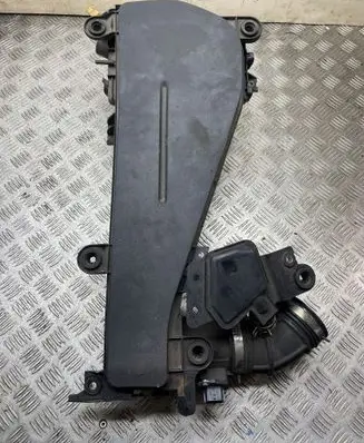 Infiniti M30 Air filter box 