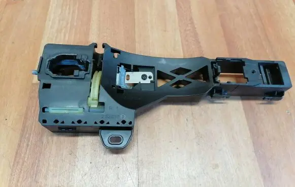Front door exterior handle/bracket