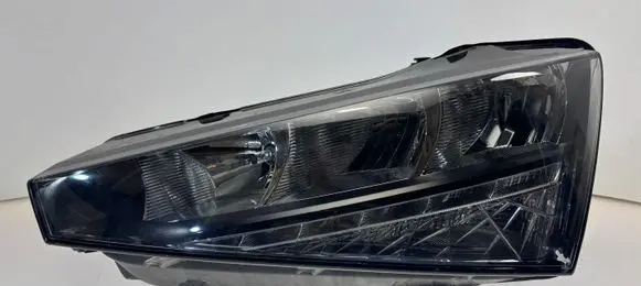 Skoda Scala Headlight/headlamp 657941015 90176071 K55516T
