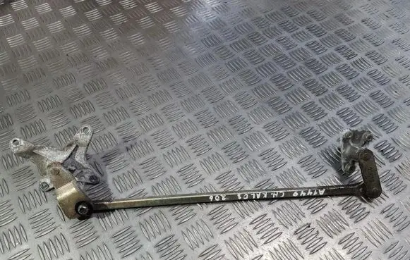 Chevrolet Kalos Front wiper linkage and motor