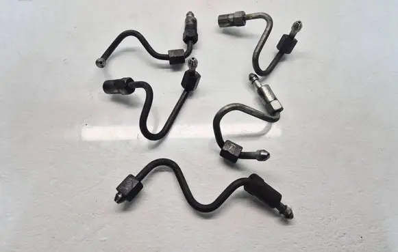 Mazda 5 Fuel injector supply line/pipe 