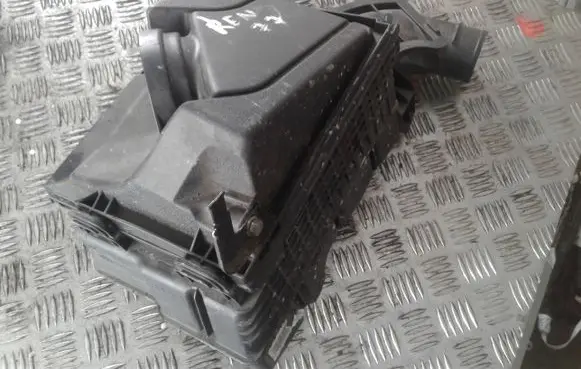 Renault Laguna III Air filter box 8200545836