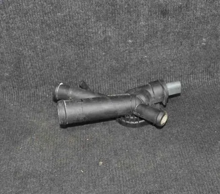 Volkswagen PASSAT CC Thermostat 03L121131AA
