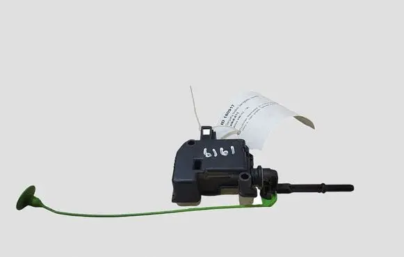 Volvo V40 Fuel tank cap lock motor 806683