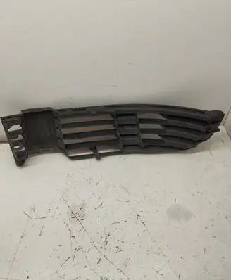 Volkswagen PASSAT B5.5 Front bumper lower grill 3B0853666H