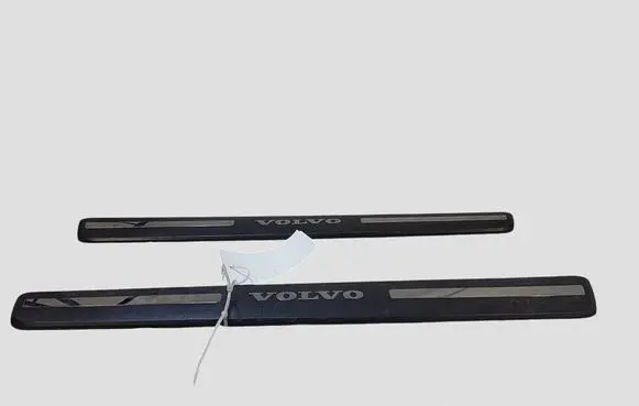 Volvo XC60 Front sill trim cover 31349002