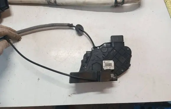 Volvo XC60 Front door lock 31253666