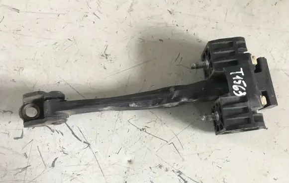 Opel Astra H Front door check strap stopper 13107175