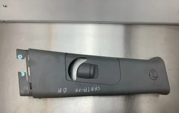 Hyundai Santa Fe (B) pillar trim (top) 858422B000