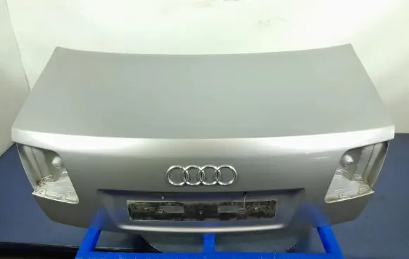 Tailgate/trunk/boot lid