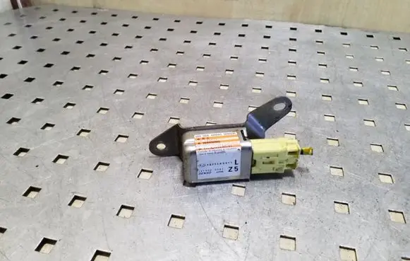 Subaru Legacy Airbag deployment crash/impact sensor 98235AG011 1879000682