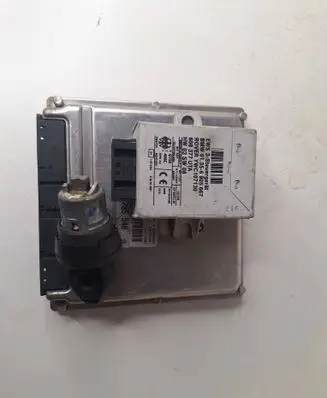 BMW 5 E39 Engine control unit/module 0281001830 7785540