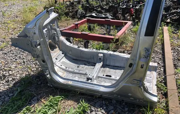 Toyota Yaris XP210 Front quarter panel 354681-5487