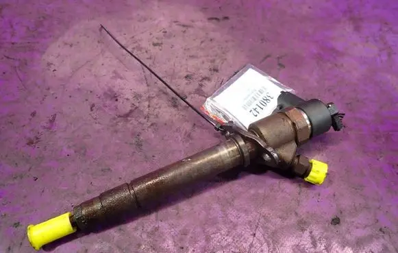 Volvo S60 Fuel injector