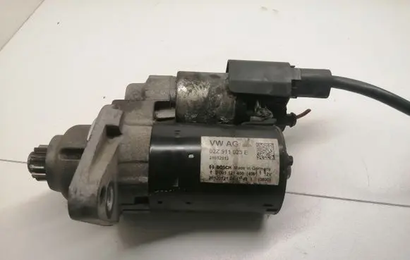 Volkswagen Golf V Starter motor 02Z911023E 0001121408