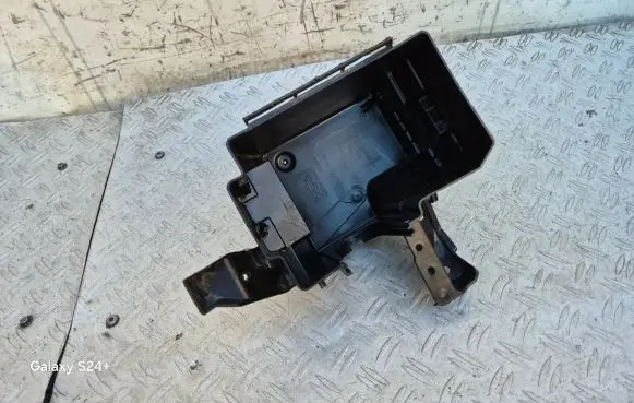 Mercedes-Benz GLE (W166 - C292) Fuse box cover A1665400224