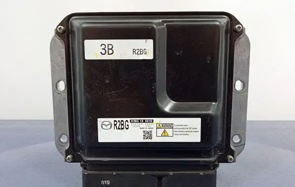 Mazda 6 Engine control unit/module ECU R2BG18881D