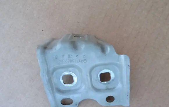 Mercedes-Benz GLA H247 Fender mounting bracket A1778802200