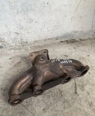 Volkswagen Jetta VI Exhaust manifold