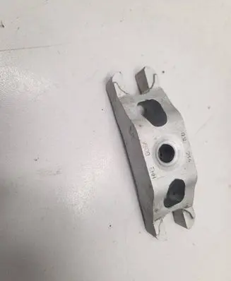 Volkswagen PASSAT B8 Fuel Injector clamp holder 03L216 V300