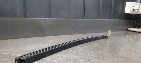 Mercedes-Benz C W202 Door glass rail 