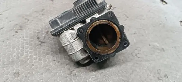 Nissan Primera Throttle valve SERA57601