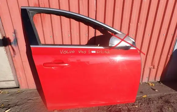 Volvo V40 Front door