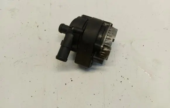 Skoda Octavia Mk4 Water pump 04L965567B