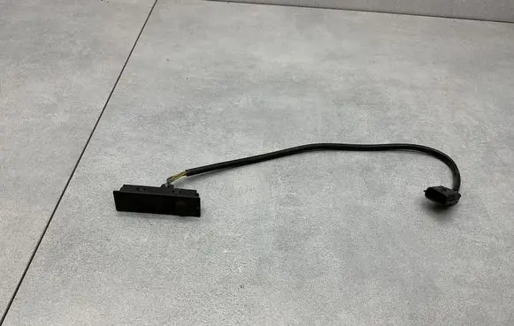 Nissan Qashqai Tailgate opening switch 
