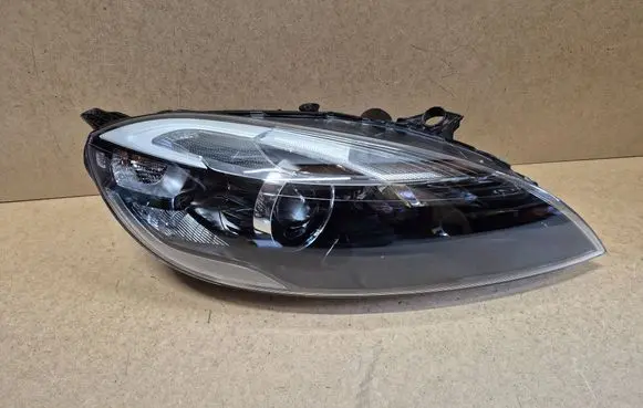 Volvo V40 Headlight/headlamp 31283333