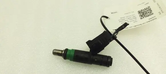 Audi A8 S8 D3 4E Fuel injector 06C133551