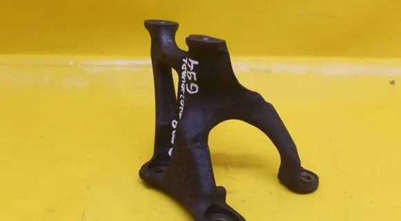 Peugeot 508 Engine mounting bracket 9687262980