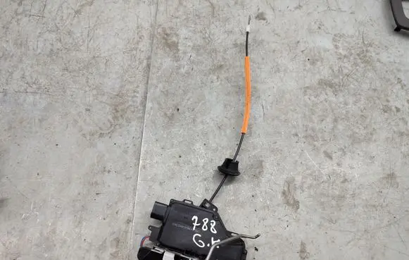 Audi A4 S4 B6 8E 8H Rear door lock 8E0839015C