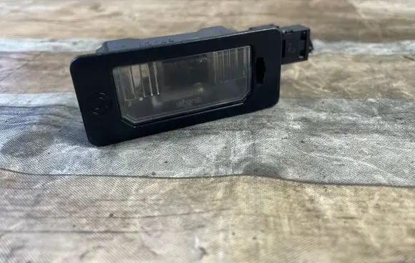 BMW 5 E60 E61 Number plate light 7165646