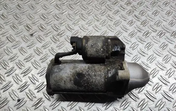 Chevrolet Cruze Starter motor 25183761 1196601 M010