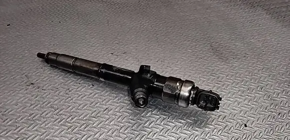 Nissan X-Trail T30 Fuel injector AW402AW4 11F11331
