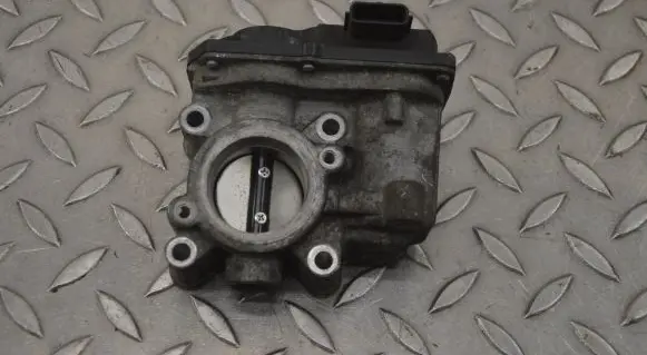 Renault Megane III Throttle valve 8200570865D 8200578645