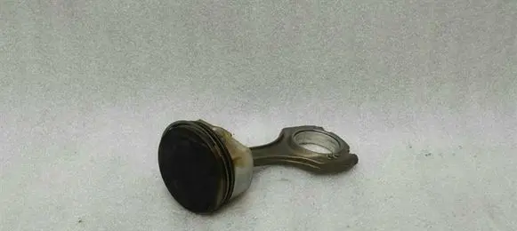 BMW M5 Piston with connecting rod 7840918