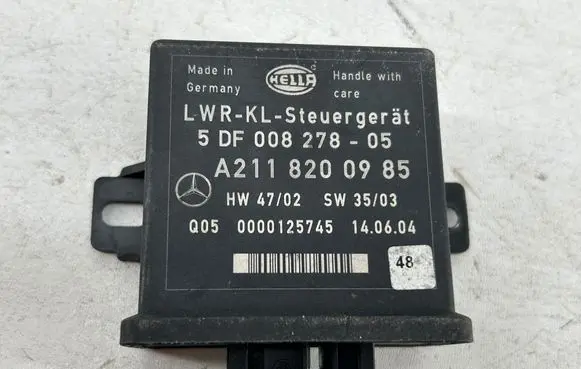 Mercedes-Benz E W211 Light module LCM 5DF00827805 A2118200985 0000125745
