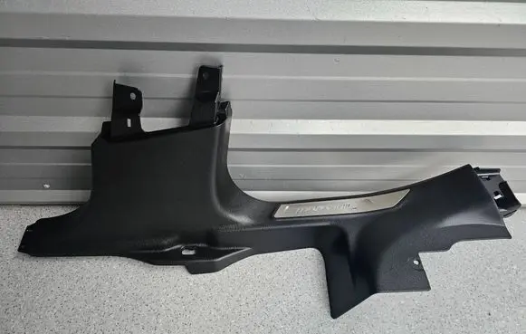Maserati Levante Rear sill trim cover 670040377