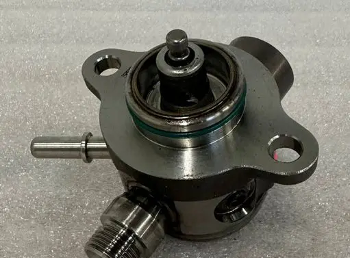 Audi e-tron Mechanical fuel pump 05E127027A