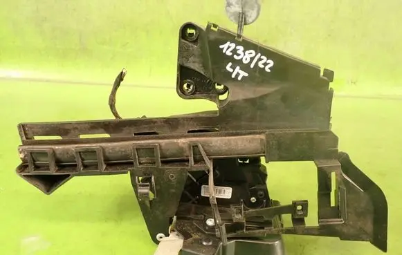 Ford Focus Rear door lock 4M5AA26413BE