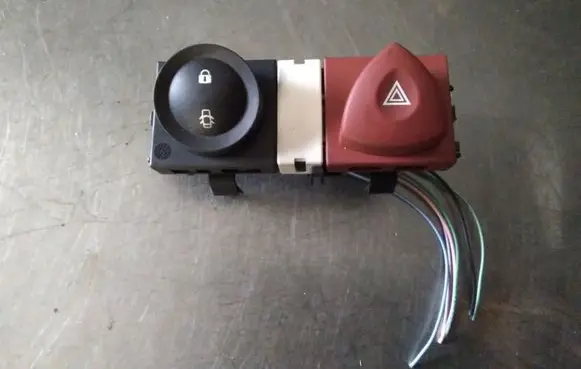 Renault Megane II Hazard light switch 8200407415 86040009 88040010