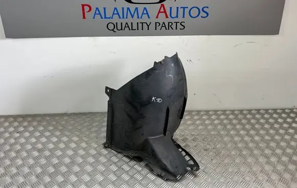 Front wheel arch liner splash guards