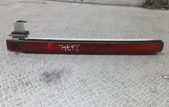 Mercedes-Benz E W211 Third/center stoplight