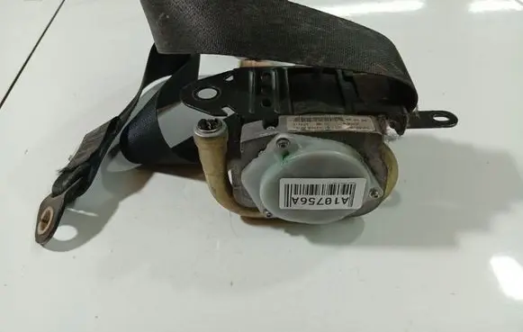 Toyota Corolla E120 E130 Front seatbelt 7322002260C0