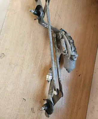 Toyota Auris 150 Front wiper linkage and motor 1593000831 8511002190