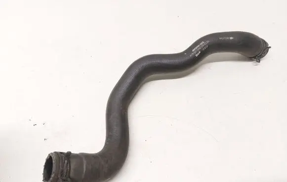 Mercedes-Benz CLA C117 X117 W117 Engine coolant pipe/hose A1765011382